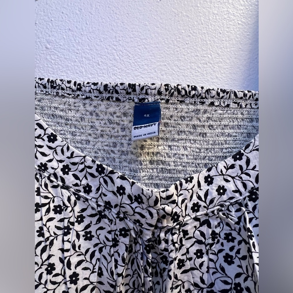 Plus Size- White Floral Print Blouse - Picture 5 of 5